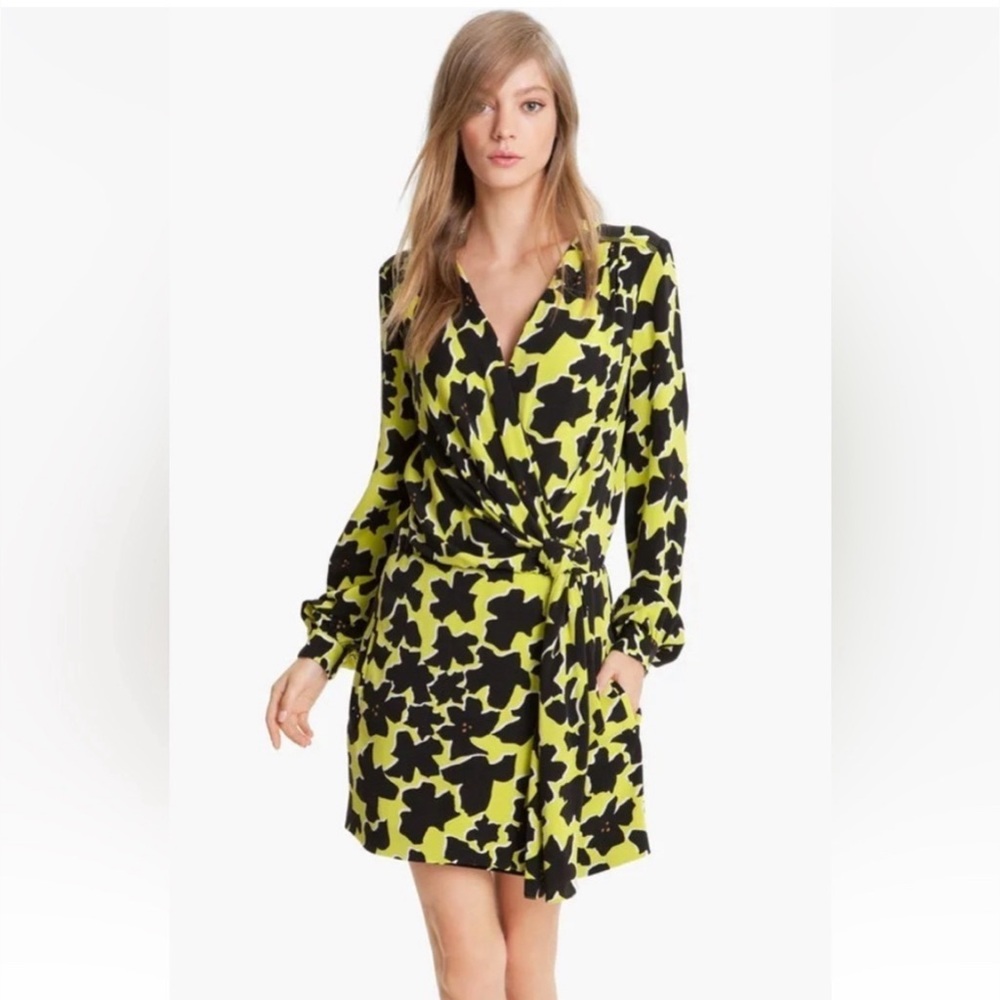 Diane Von Ferstenberg 100% Silk Dora Lily Crepe Print Lime Green Faux Wrap Dress